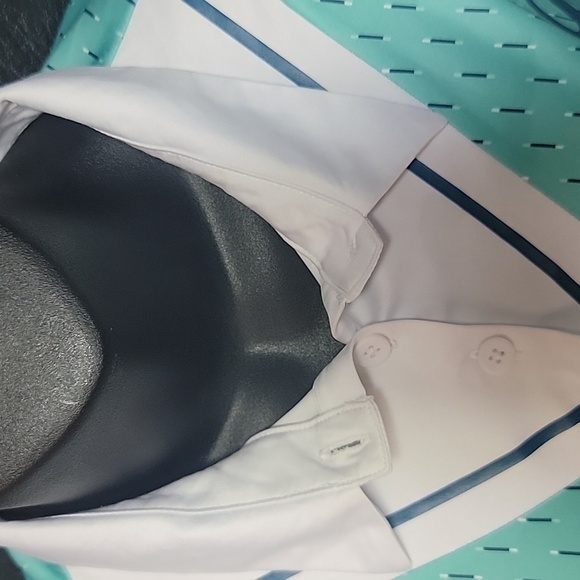 Asics woman's Size L Green and Blue. - Picture 8 of 8